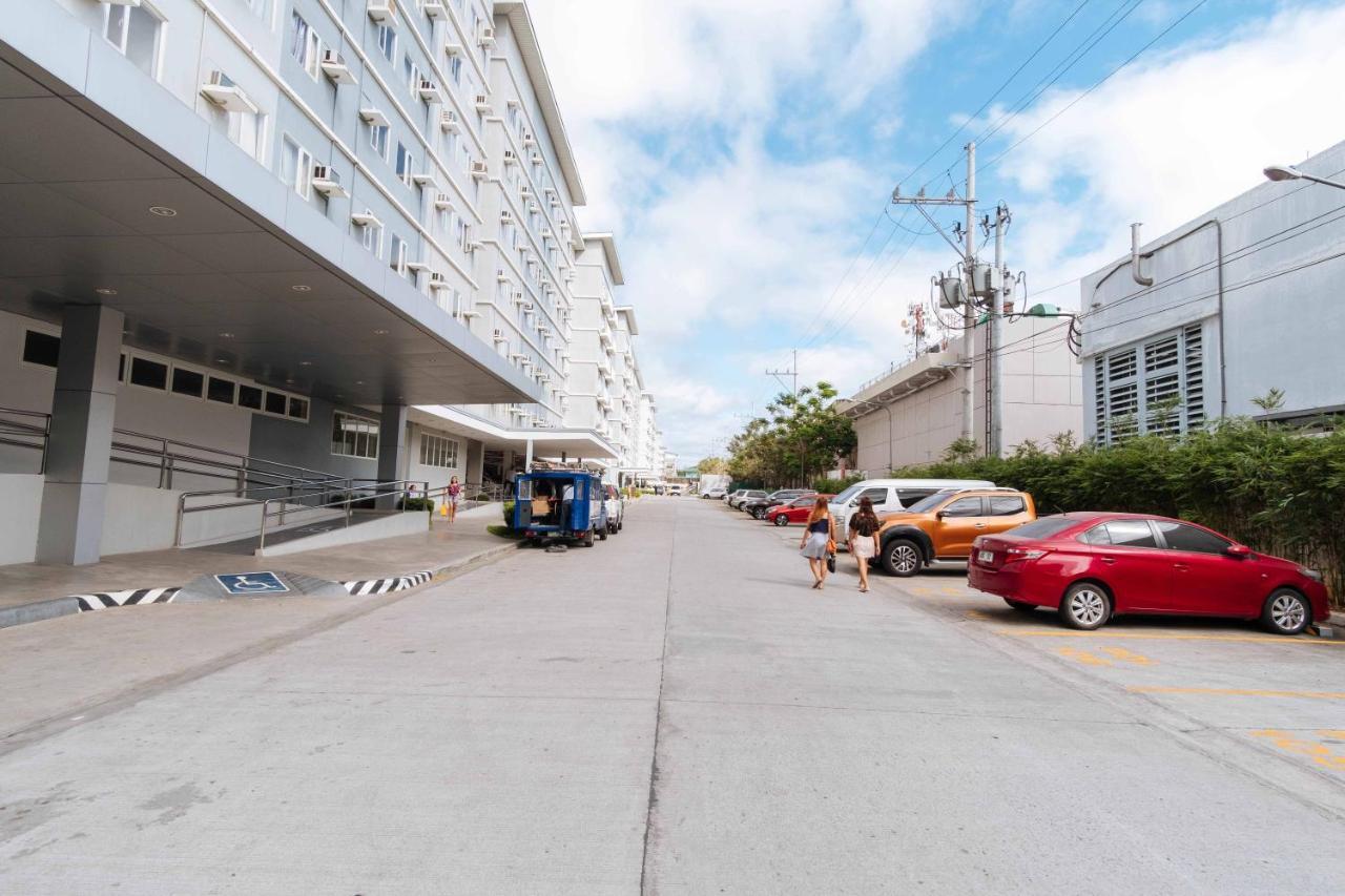 Reddoorz Premium @ Smdc Fairview Apartment Quezon City Exterior photo